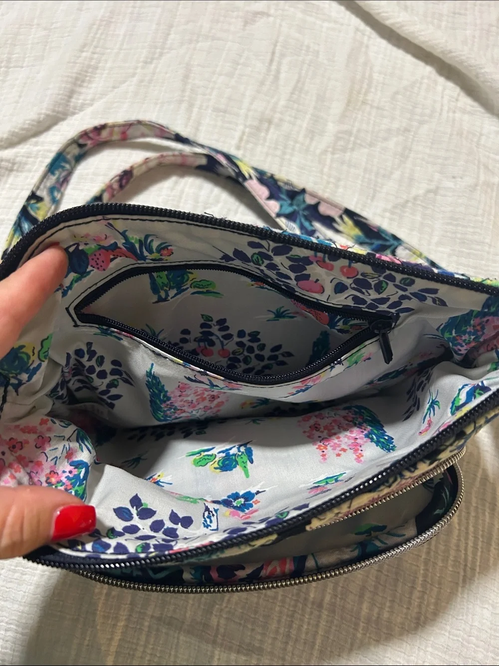 Vera Bradley RFID Little Hipster Crossbody in Garden Grove. Circa 2020.